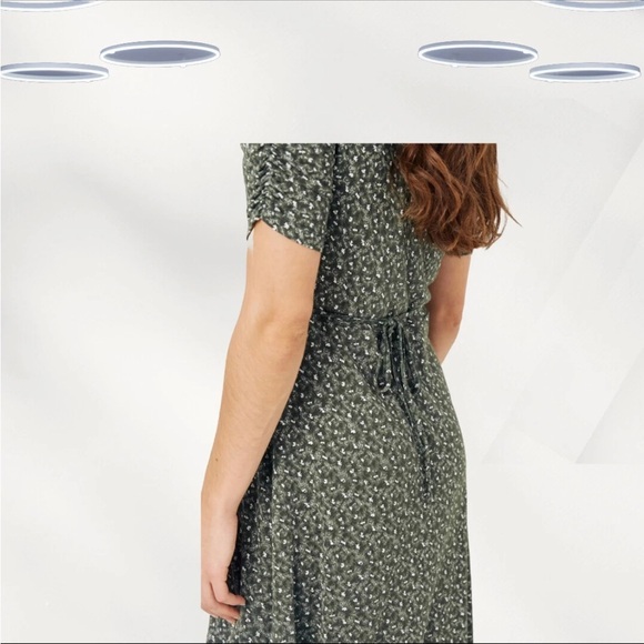 Fat Face Womens Short Sleeve Delilah Butterfly Jersey Tie Dress Green Midi 12 - Picture 1 of 7